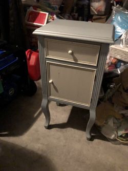 Small accent dresser