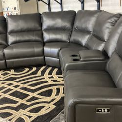 New Power Recliner Sectional Couch / Free Delivery 