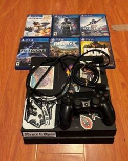 PS4 BUNDLE WITH GAMES & CONTROLLER