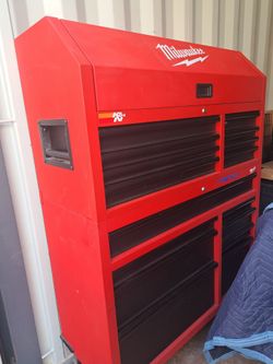 Milwaukee **46"× 22"-16 Drawer Tool Chest