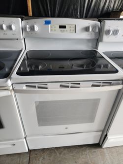 GE Electric Stove