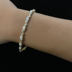 10kt Yellow Gold Bracelet with Opals