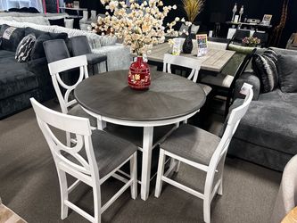 Stunning dining table set! 🏠🚨