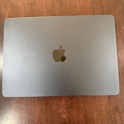Macbook Air M2 (2022) Very Good Condition