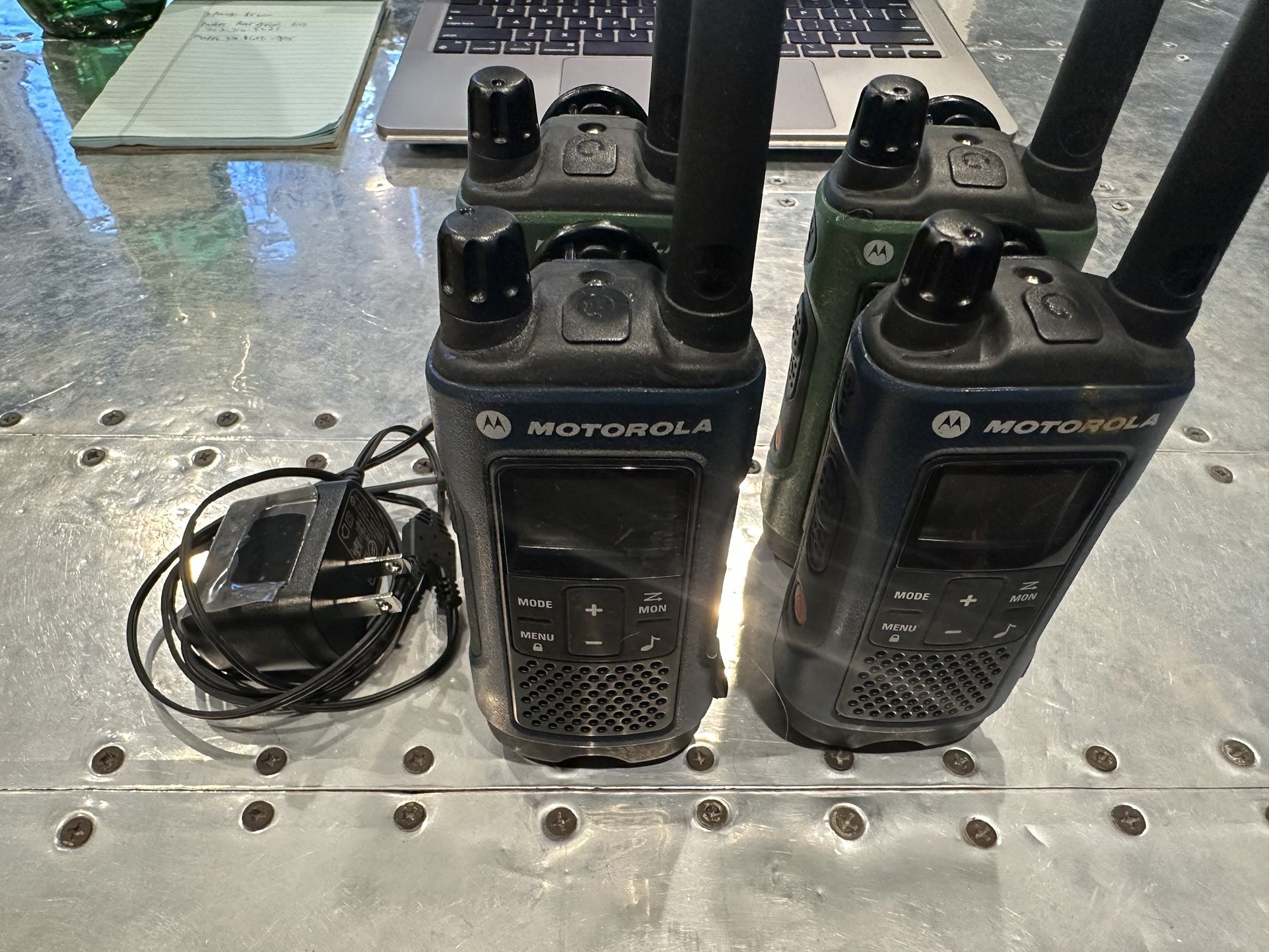 4 X Motorola T460 Walkie Talkie
