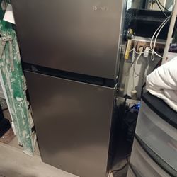 Mini Fridge With Freezer 