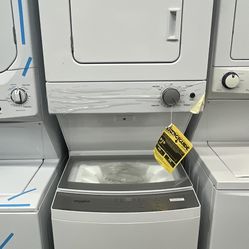 Whirlpool 24” Washer Dryer Electric Stackable Laundry Center 