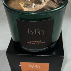 Pumpkin pie candle