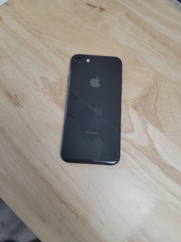 IPHONE 8 64GB.   UNLOCK ANY SIM 