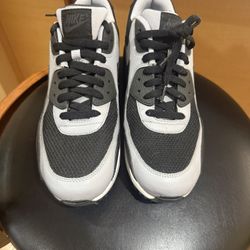 Nike Pro Max 90 