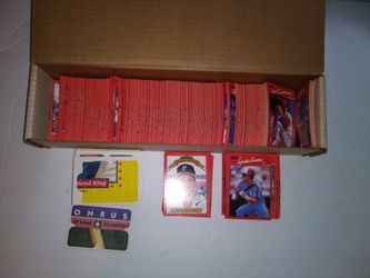 Lot of Over 500 Donruss '90 Collector's Baseball Trading Card/Collection