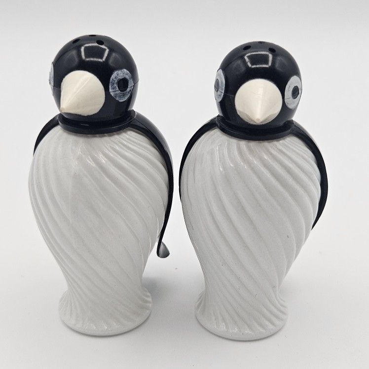 Vintage Glass & Plastic Penguin Salt & Pepper Shaker Set