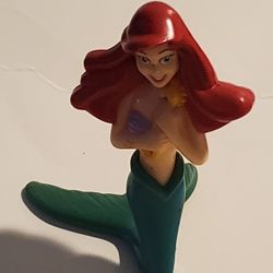 3" Little Mermaid Ariel Hugging A Seahorse. Cute@