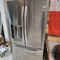 Refrigerator 