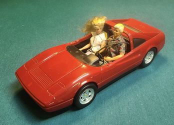 BARBIE-red convertible w/ dolls