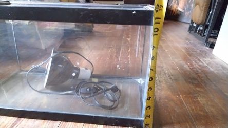 Lizard tank and lamp