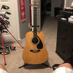 Yamaha Acoustic Guitar 