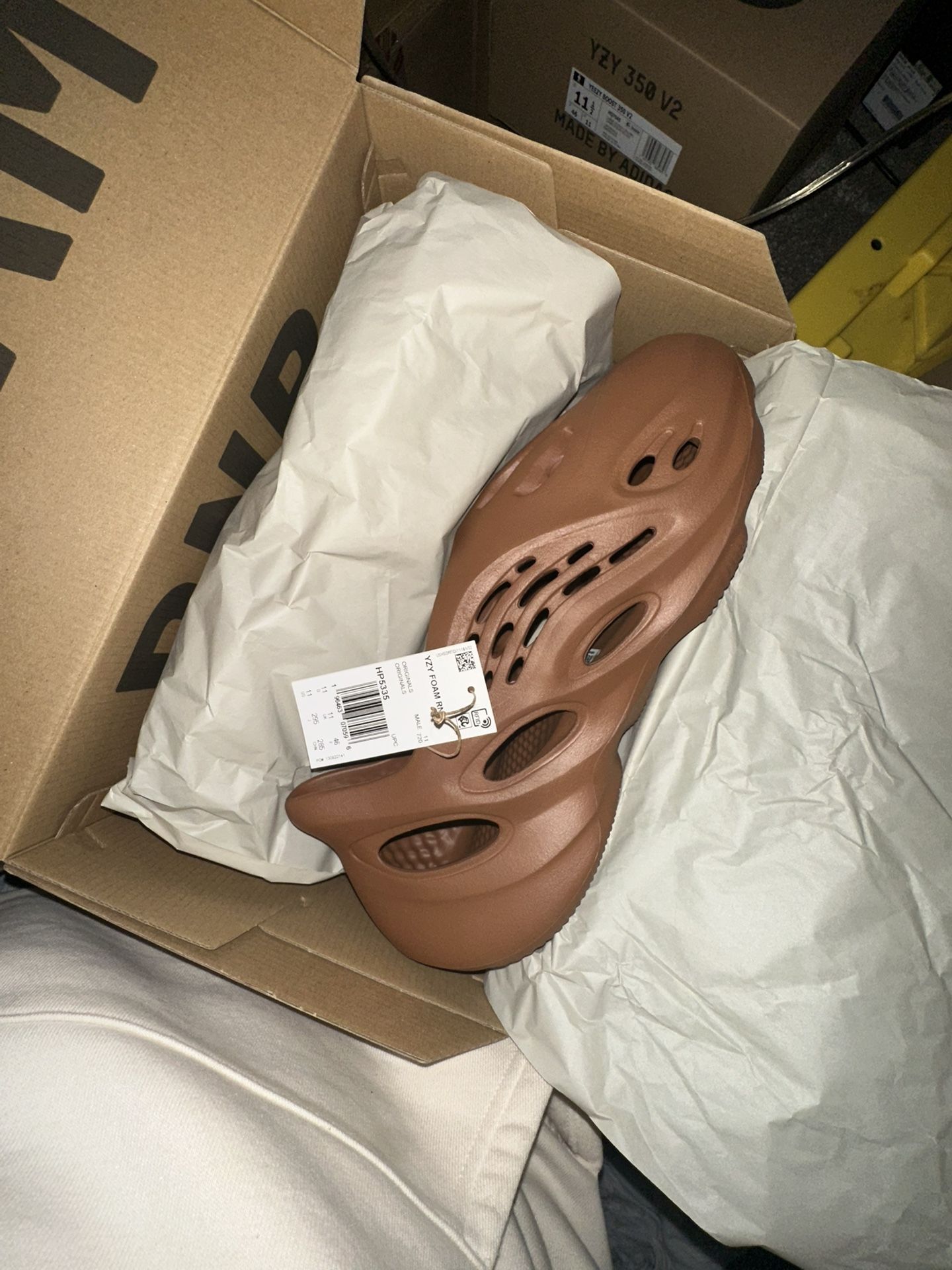 Yeezy Foam Runners “clay Red”