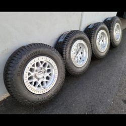 17" KMC rims/wheels 265-70R17 Ridgecrawler tires