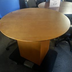Round Table 