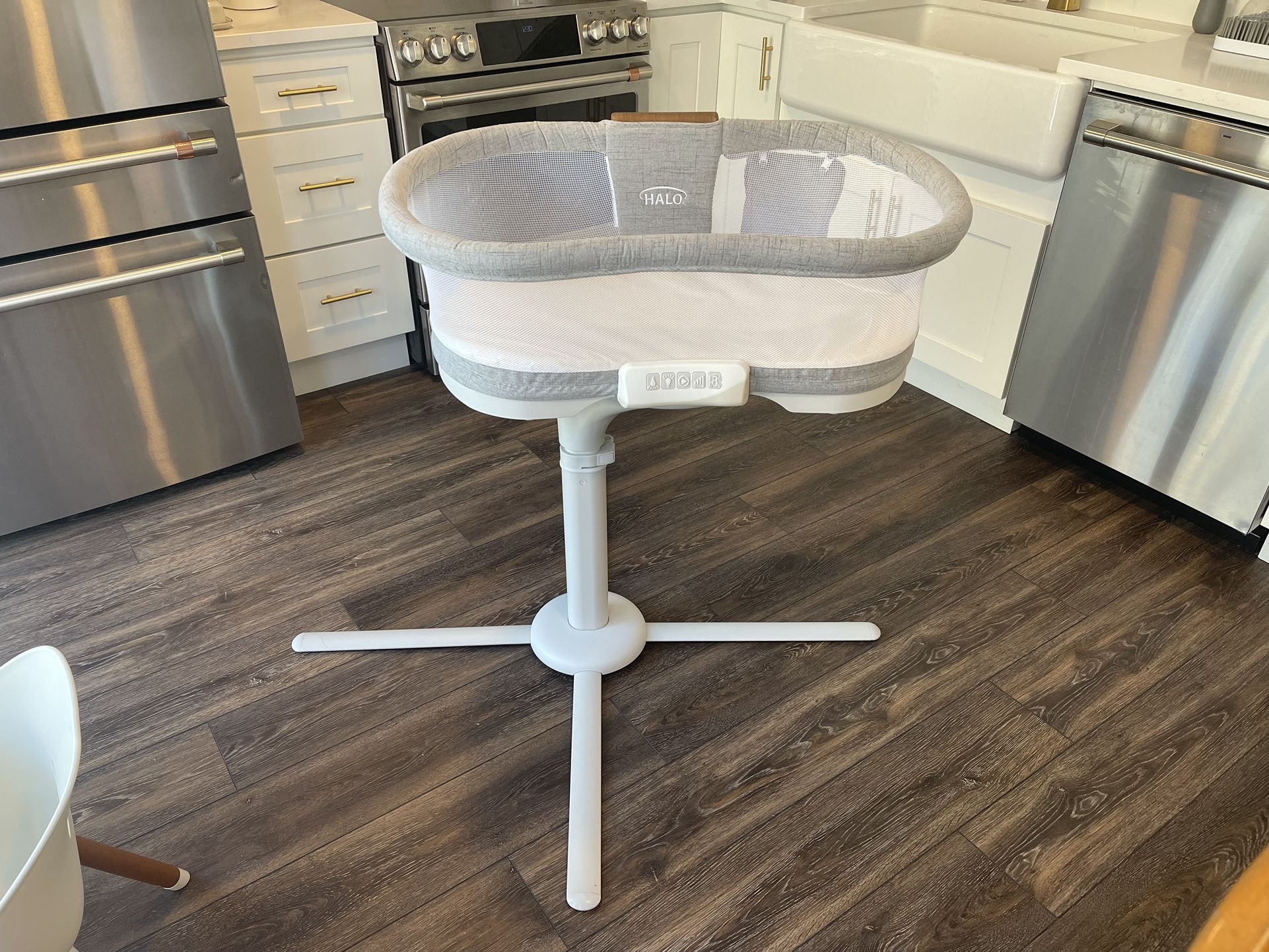 HALO BassiNest Luxe