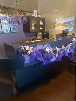 Long receptionist Desk