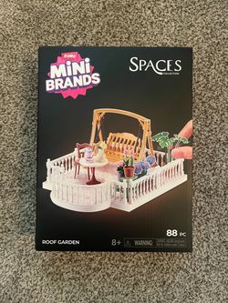 ZURU Mini Brands Spaces Roof Garden 88-Piece Miniature Playset NEW