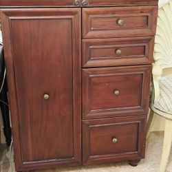 Filing Cabinet / Dresser
