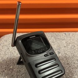 Vintage Casio Handheld/Pocket LCD Color TV-100 UHF VHF