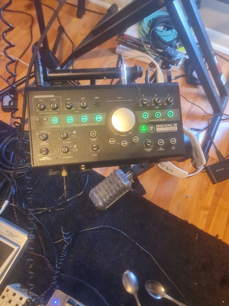 Big KNOB Studio Plus Audio Interface Monitor Controller
