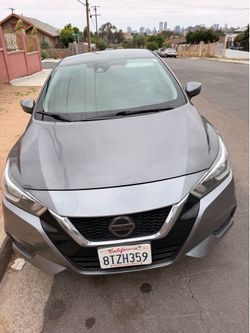 Nissan versa 2020 gray 4 cl