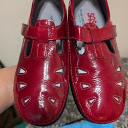 SAS PATENT LEATHER SHOES !!!