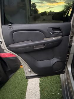 2009 Chevy Tahoe rear door panel