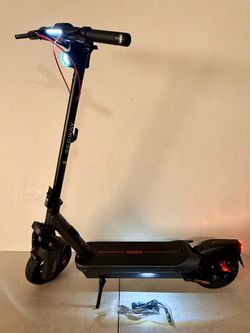 Segway Max G3 Electric Scooter - Commuter Scooter w/ 28 mph Max Speed & 50 Mile Range - Black
