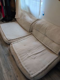 Floor couch