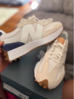 Women’s new balance 327 size 7.5