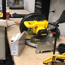 DeWalt 10 inch Compound Miter Saw
