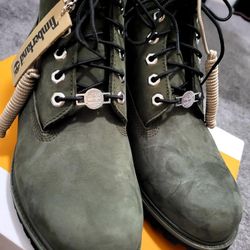 Olive Timbs Brand New. Size 10