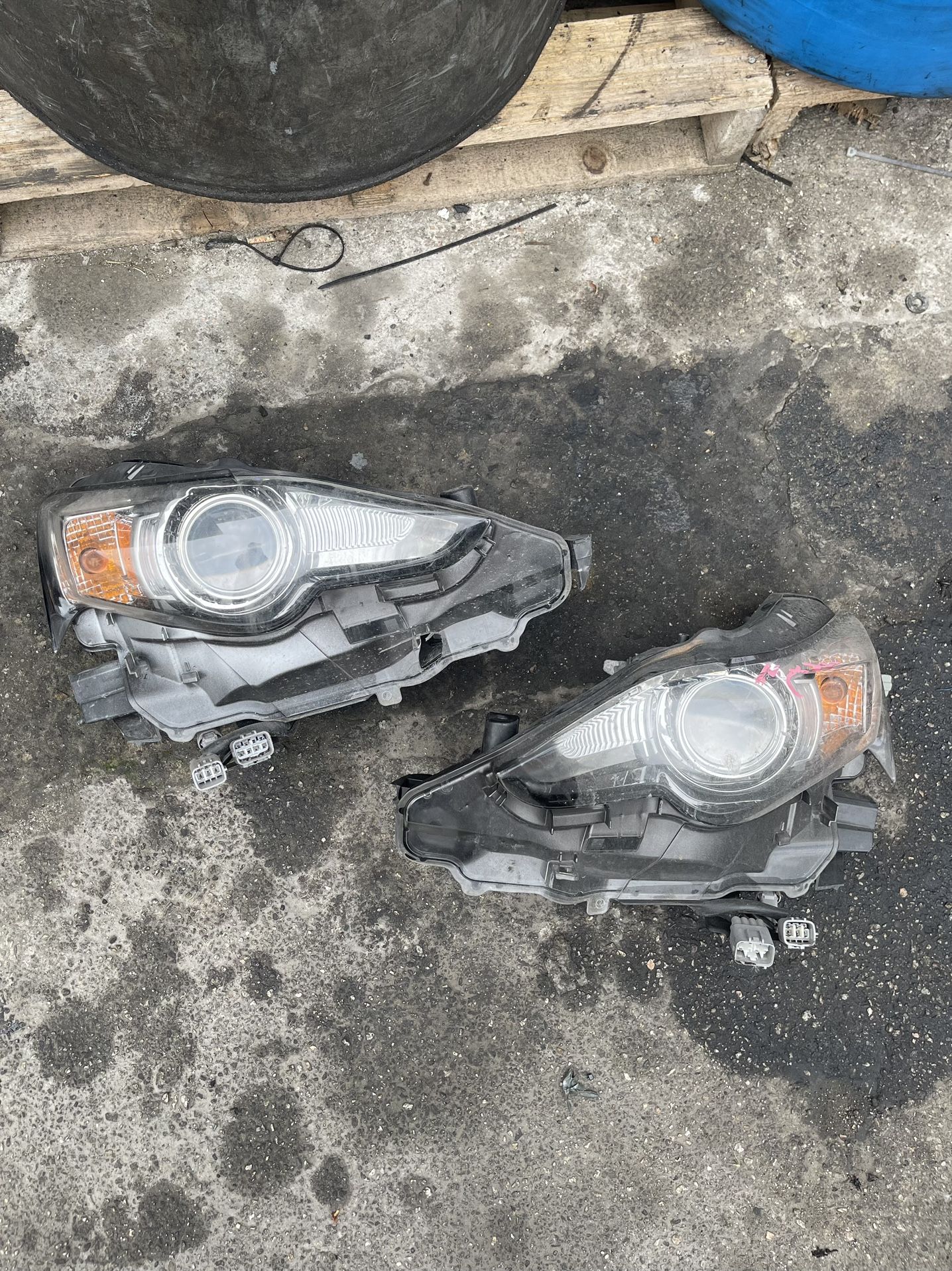 OEM Headlights Lexus IS200t IS250 IS350