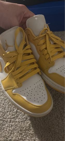 jordans 1 low pollen yellow