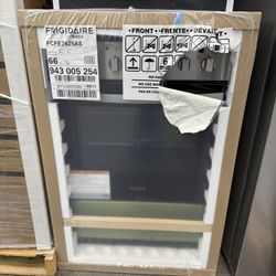 Brand New Frigidaire 24 in. Freestanding Electric Range in Stainless Steel with 4 Smoothtop Burner Elements