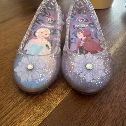 Frozen Disney Size 6 Light Up Shoes
