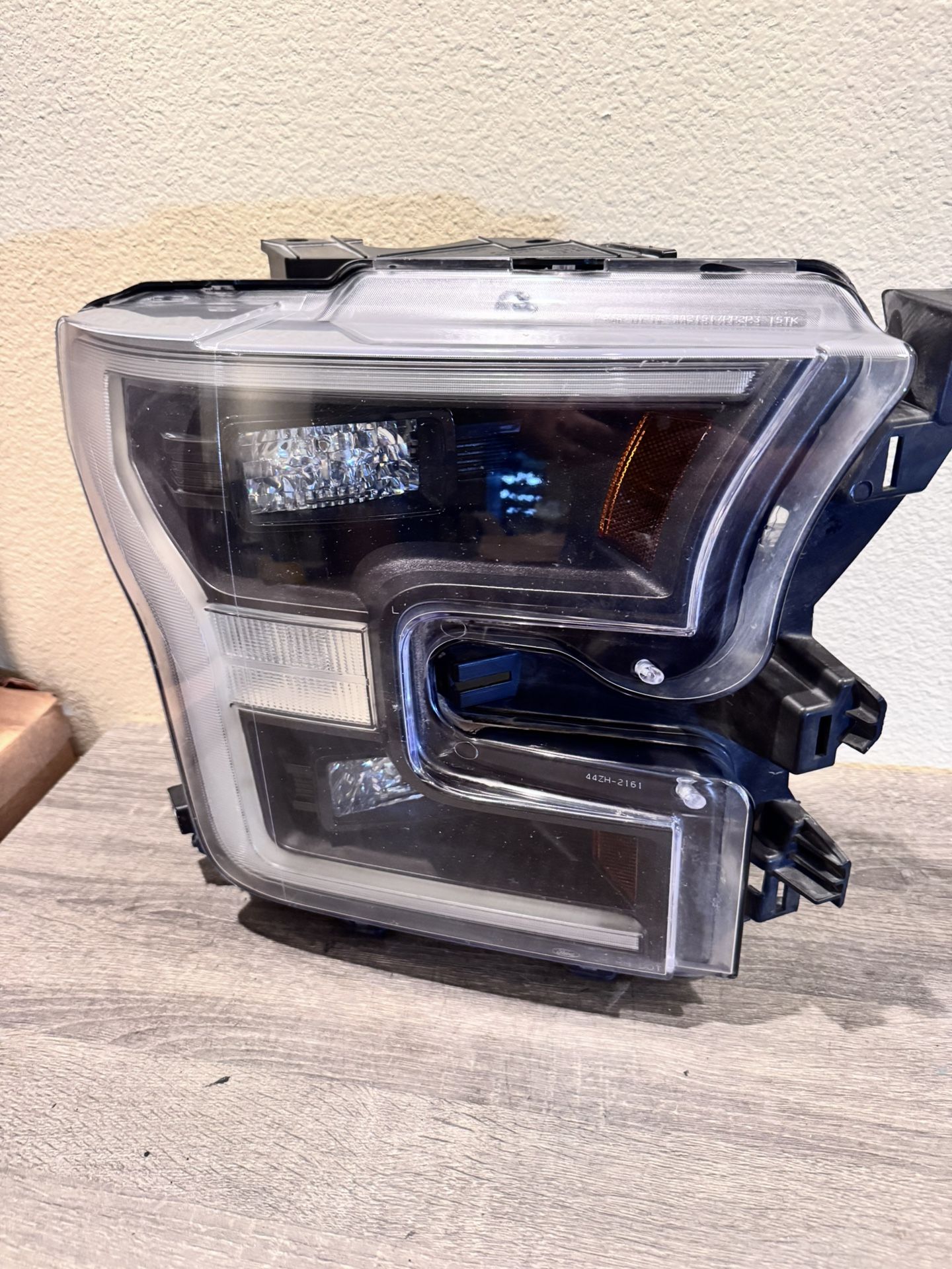 2017 To 2020 FORD RAPTOR RH HEADLIGHT