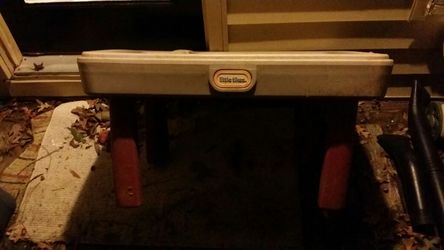 Little Tikes water/activity play table