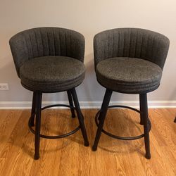 4 Counter Top Chairs Used In Good Condition 