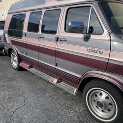 Dodge Van 250
