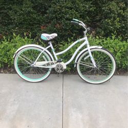 26” Huffy Cranbrook Ladies White Beach Cruiser 
