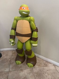 Teenage Mutant Ninja turtle Michaelangelo 48” tall