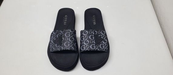 GUESS Black Slide Sandals (EUC) PICK UP ONLY