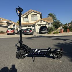 Dual-motor high-speed electric scooter